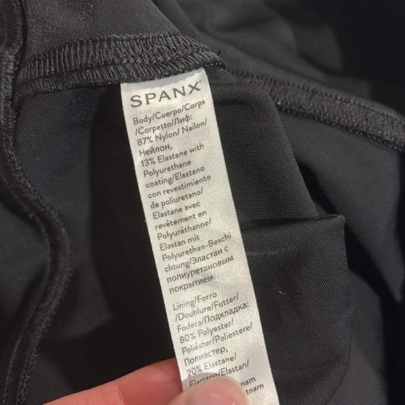 Spanx Faux Leather Leggings High Rise Matte Black Camo - Picture 4 of 9